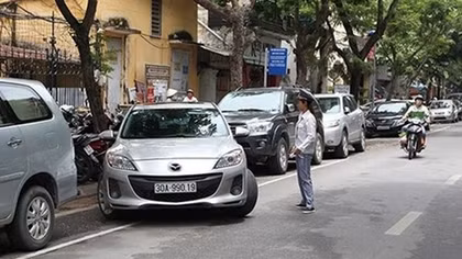 Hà Nội: Nghiên cứu cho phép đỗ, để xe dưới lòng đường, hè phố