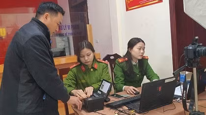 Tăng giờ làm việc, cấp CCCD và tài khoản định danh điện tử xuyên Tết cho người dân