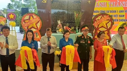 Khánh thành Đài vinh danh chiến công, tưởng niệm Anh hùng - Liệt sĩ ở Sóc Con Trăng