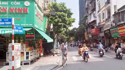 Nghiêng nghiêng nắng tròng trành hương phố