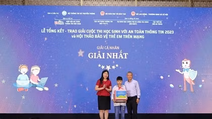 Trao giải cuộc thi trực tuyến "Học sinh với an toàn thông tin" năm 2023