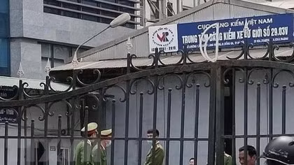 Hà Nội: 5 đăng kiểm viên “vẽ" lý do bỏ qua lỗi vi phạm của chủ xe tải