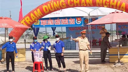 Trạm dừng chân nghĩa tình ấm lòng người dân xa quê