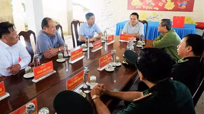 Phó Thủ tướng Trần Lưu Quang kiểm tra công tác phòng, chống buôn lậu trên tuyến biên giới An Giang