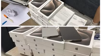 "Ôm lô" Iphone 15 Promax lậu trị giá 900 triệu đồng từ Singapore về Việt Nam
