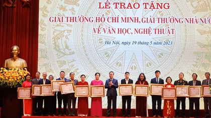 Bộ VHTTDL nói gì về việc chậm chi tiền Giải thưởng Hồ Chí Minh về văn học nghệ thuật