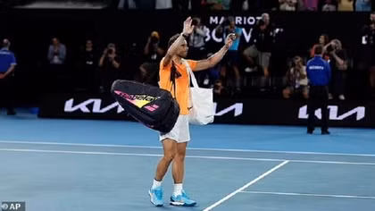 Vợ Nadal không cầm được nước mắt khi chồng dừng bước Australian Open
