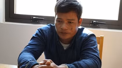 Lừa đại lý vé số và người già đổi vé trúng thưởng giả