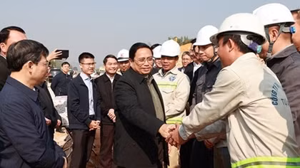 Thủ tướng kiểm tra dự án đường bộ cao tốc Tuyên Quang-Phú Thọ