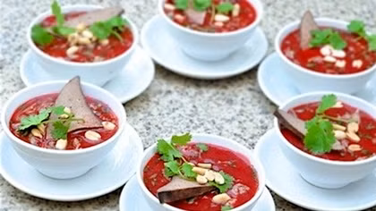 Hà Nội phát hiện ca liên cầu khuẩn lợn đầu tiên qua tiết canh, lòng lợn