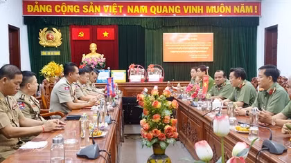 Công an tỉnh Kandal – Vương quốc Campuchia chúc Tết Công an tỉnh An Giang