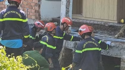 Vụ sập nền nhà thợ hồ tử vong: Căn nhà cơi nới, lấn chiếm kênh rạch