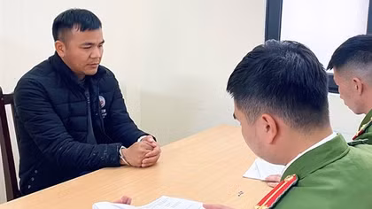 Tải clip đen rồi khống chế “diễn viên”