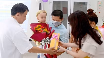 Ghép tủy cứu sống cháu bé 4 tuổi mắc u nguyên bào thần kinh