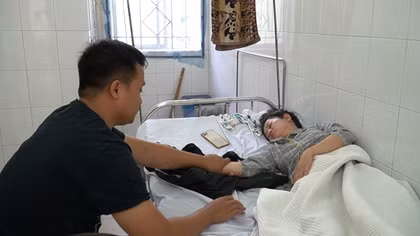 Đình chỉ công tác giám đốc đánh nhân viên nhập viện