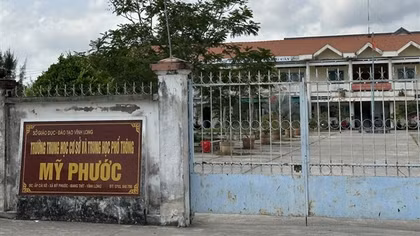 Thầy giáo sửa điểm, bị tố sàm sỡ nữ sinh