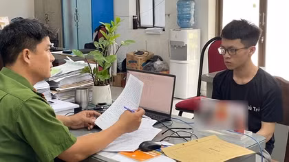 Cô gái ngậm quả đắng vì thế chấp "ảnh nóng" để vay nóng