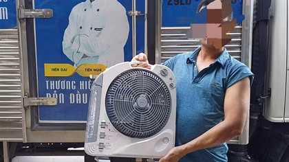 Thấy gì từ câu chuyện “giải cứu” quạt tích điện?