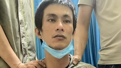 Bí mật bên trong những gói lá dùng để “xông hơi, chữa bệnh”