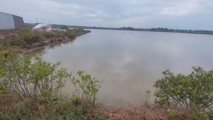 Hai chị em đuối nước thương tâm khi tắm ao sau nhà