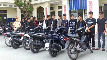 Lo ngại tình trạng giới trẻ lạng lách, bốc đầu và gây rối trật tự công cộng