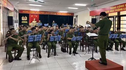 Dàn dựng chương trình “Tự hào người chiến sĩ CAND Việt Nam”