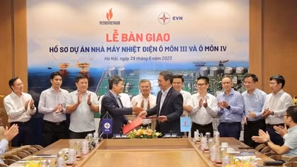 Petrovietnam tiếp nhận bàn giao hồ sơ Dự án Nhà máy Nhiệt điện Ô Môn III và Ô Môn IV