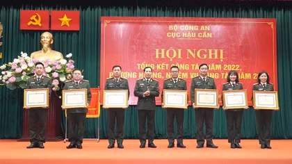 Hoàn thành vượt mức các chỉ tiêu, nhiệm vụ công tác hậu cần, quản trị