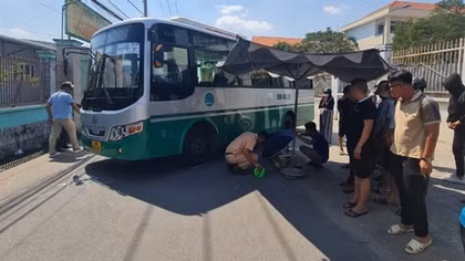 Khởi tố tài xế vụ xe đưa rước cán học sinh tử vong