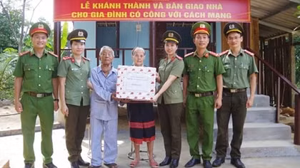 Những ngôi nhà ấm áp nghĩa tình