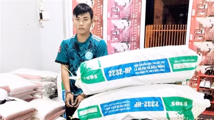 Vận chuyển thuốc lá lậu đi bỏ mối thì bị bắt