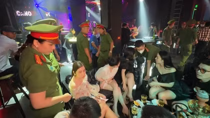 Bất ngờ kiểm tra 2 beer club “phố Tây” Bùi Viện
