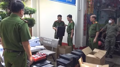 Tạm giữ 5 bác sĩ và nhiều đối tượng mua bán giấy tờ để trục lợi bảo hiểm