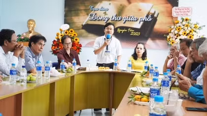 Thơ có cần thiết cho đời sống?