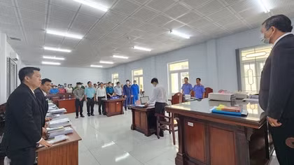 Xét xử 7 cán bộ thông đồng hợp thức hóa hơn 2,5ha đất công