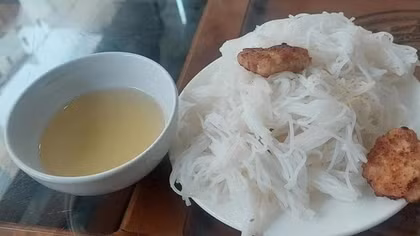 Chủ nhà hàng “trần tình” về suất bún chả 35.000 đồng