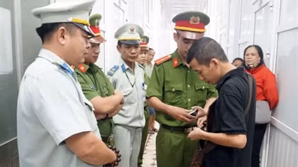 Nhờ nỗ lực của Công an, người dân an tâm hơn khi khám, chữa bệnh