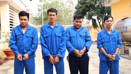 Nhậu say, đánh Giám đốc khu công nghiệp và người đi đường