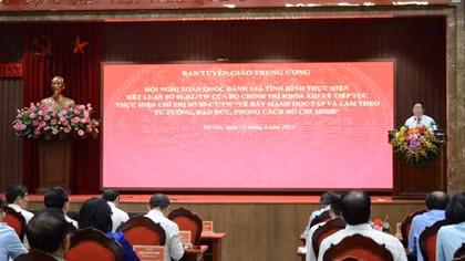 Nhìn lại 2 năm đẩy mạnh học tập và làm theo tư tưởng, đạo đức, phong cách Hồ Chí Minh