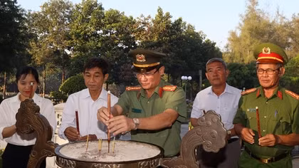 Dâng hương tri ân các Anh hùng, Liệt sỹ Ban An ninh Trung ương Cục miền Nam