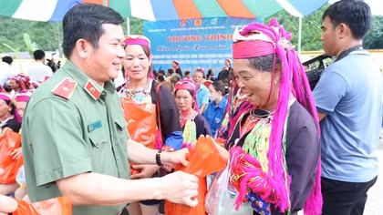 Đẩy lùi tội phạm từ sớm, từ xa, khi chưa hình thành, giữ bình yên vùng Đông Bắc của Tổ quốc