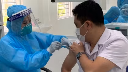 Hà Nội phân bổ gần 18.000 liều vaccine AstraZeneca để tiêm cho người dân