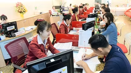 Kỳ vọng giảm lãi suất cho vay để hỗ trợ người dân, doanh nghiệp