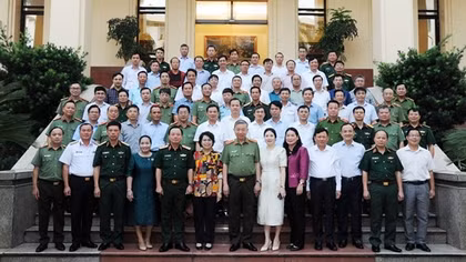 Bộ Công an gặp mặt Lớp bồi dưỡng kiến thức quốc phòng, an ninh đối tượng 1