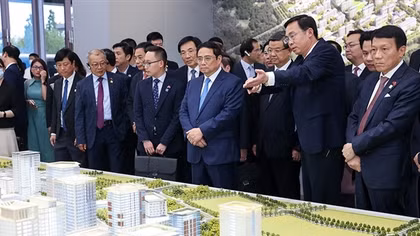 Thủ tướng Phạm Minh Chính thăm Khu mới Hùng An