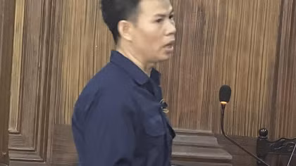 Mượn cớ cần tiền mổ tim cho mẹ để vay tiền chơi "đỏ đen"