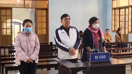 Lập kinh phí trùng để chia chác, Chánh văn phòng và đồng phạm lĩnh án