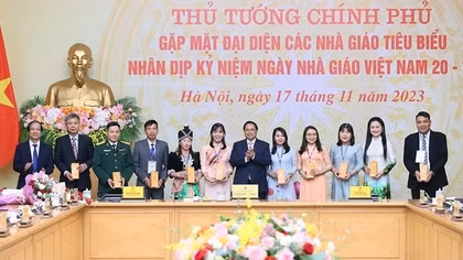 Hoàn thiện cơ chế, chính sách tuyển dụng, sử dụng, đãi ngộ giáo viên