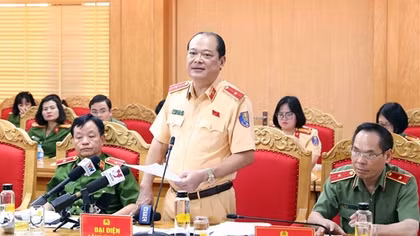 "Người trúng đấu giá biển số hơn 32 tỷ đồng đang liên hệ với Cục để tìm giải pháp"