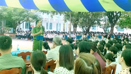 Tuyên truyền PCCC&CNCH cho giáo viên, học sinh tại Khánh Hòa